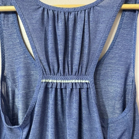 Lululemon Blue/Purple Feather Print Racer Back Tank Top  Size 4 RARE Print - Picture 6 of 8